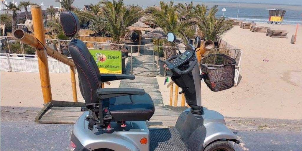 op vakantie met de scootmobiel zee