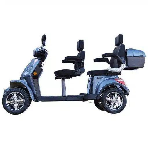 For-Motion-On-Four-Duo-2 persoons scootmobiel achter elkaar