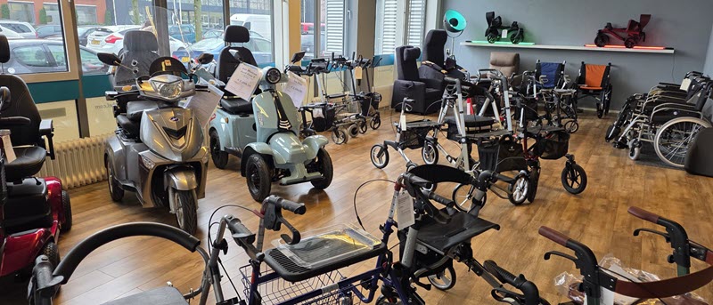 showroom met scootmobiel in den haag