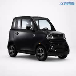 NIEVE Q-EN zwart als rijbewijsvrije elektrische microcar in schuin vooraanzicht