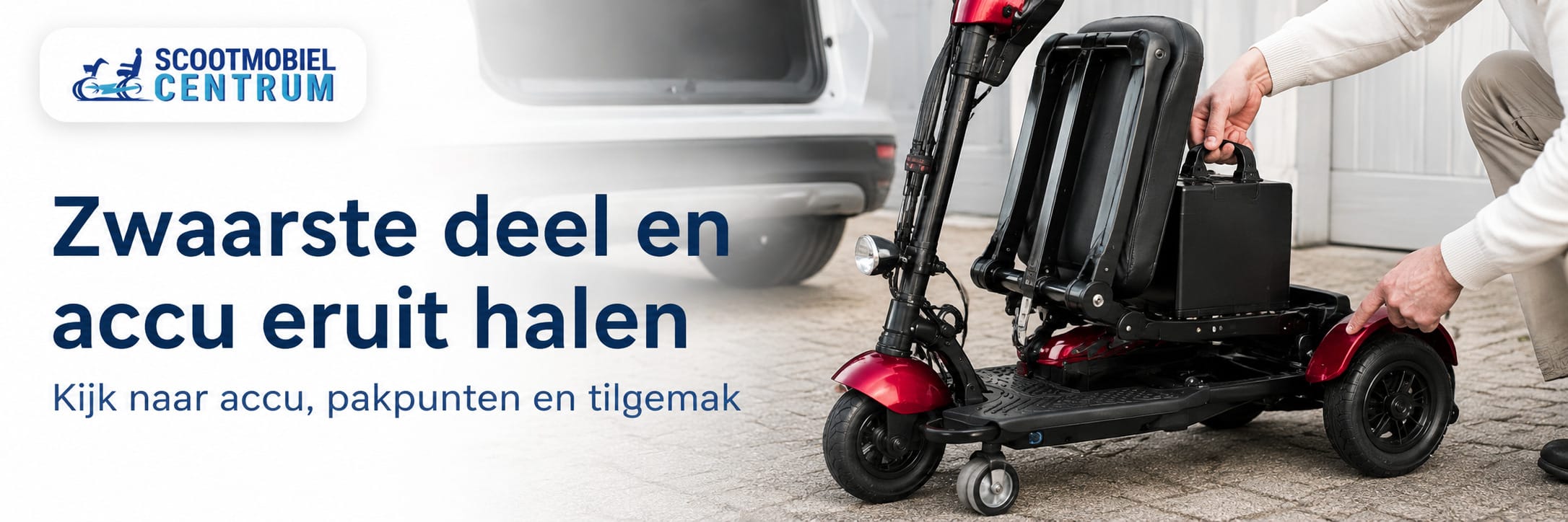 Opvouwbare scootmobiel zwaarste deel en accu eruit halen voor tilgemak